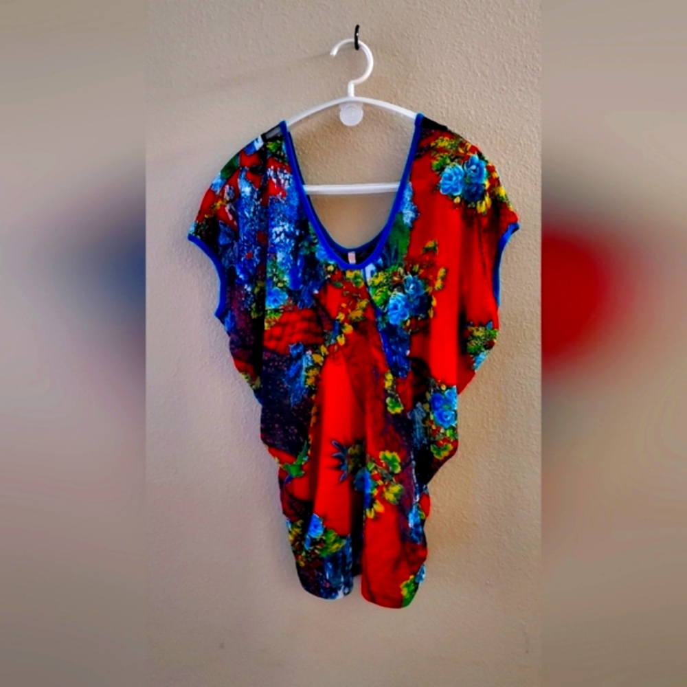 Colorful Blouse with lace detailing on the back